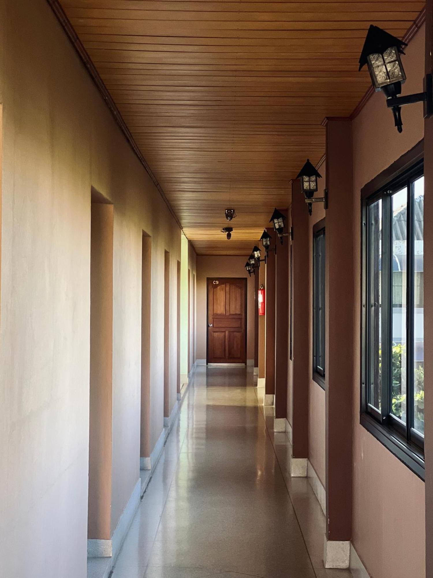 Srisomthai Hotel Ubon Ratchathani Exterior photo