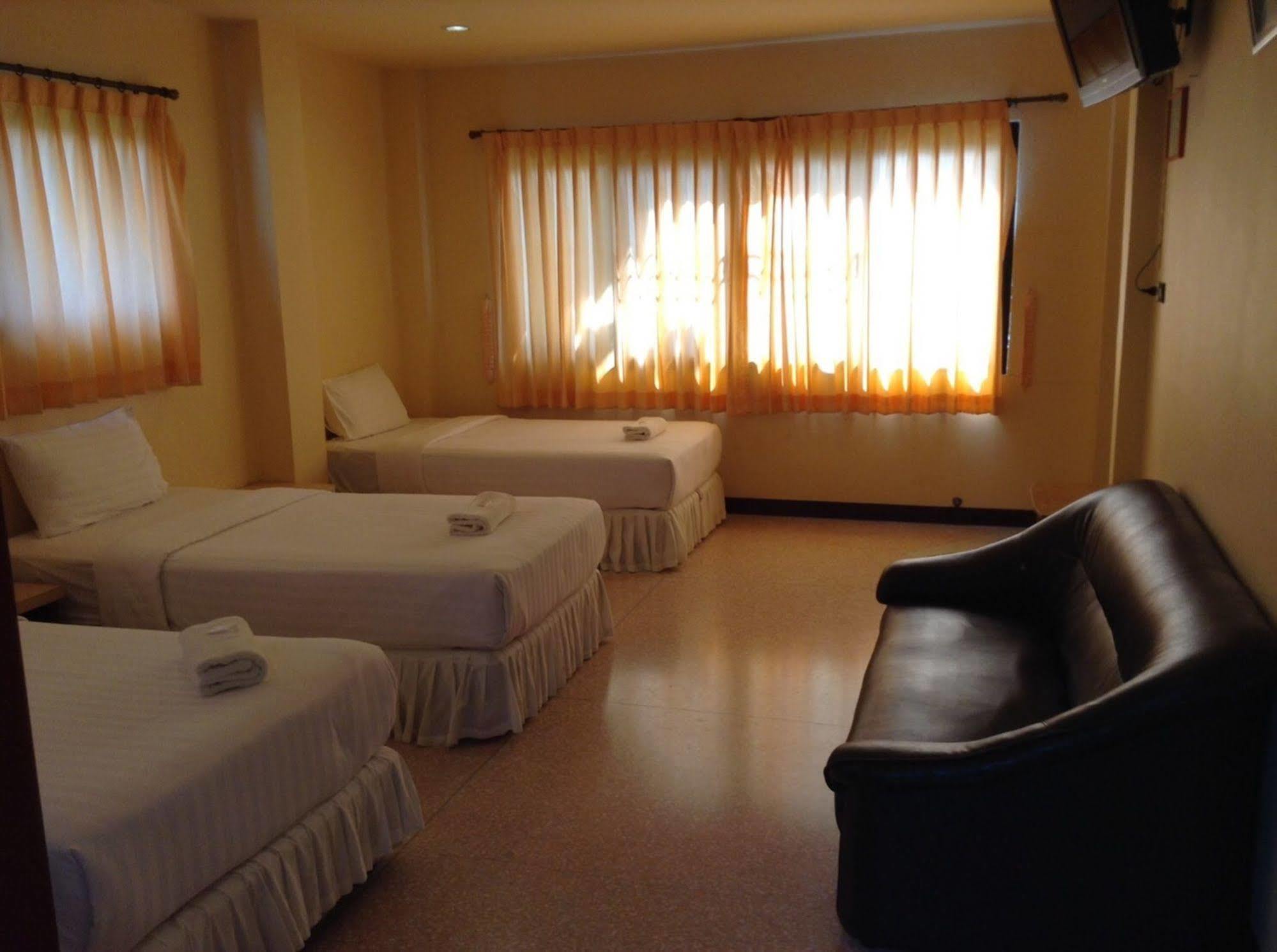 Srisomthai Hotel Ubon Ratchathani Exterior photo