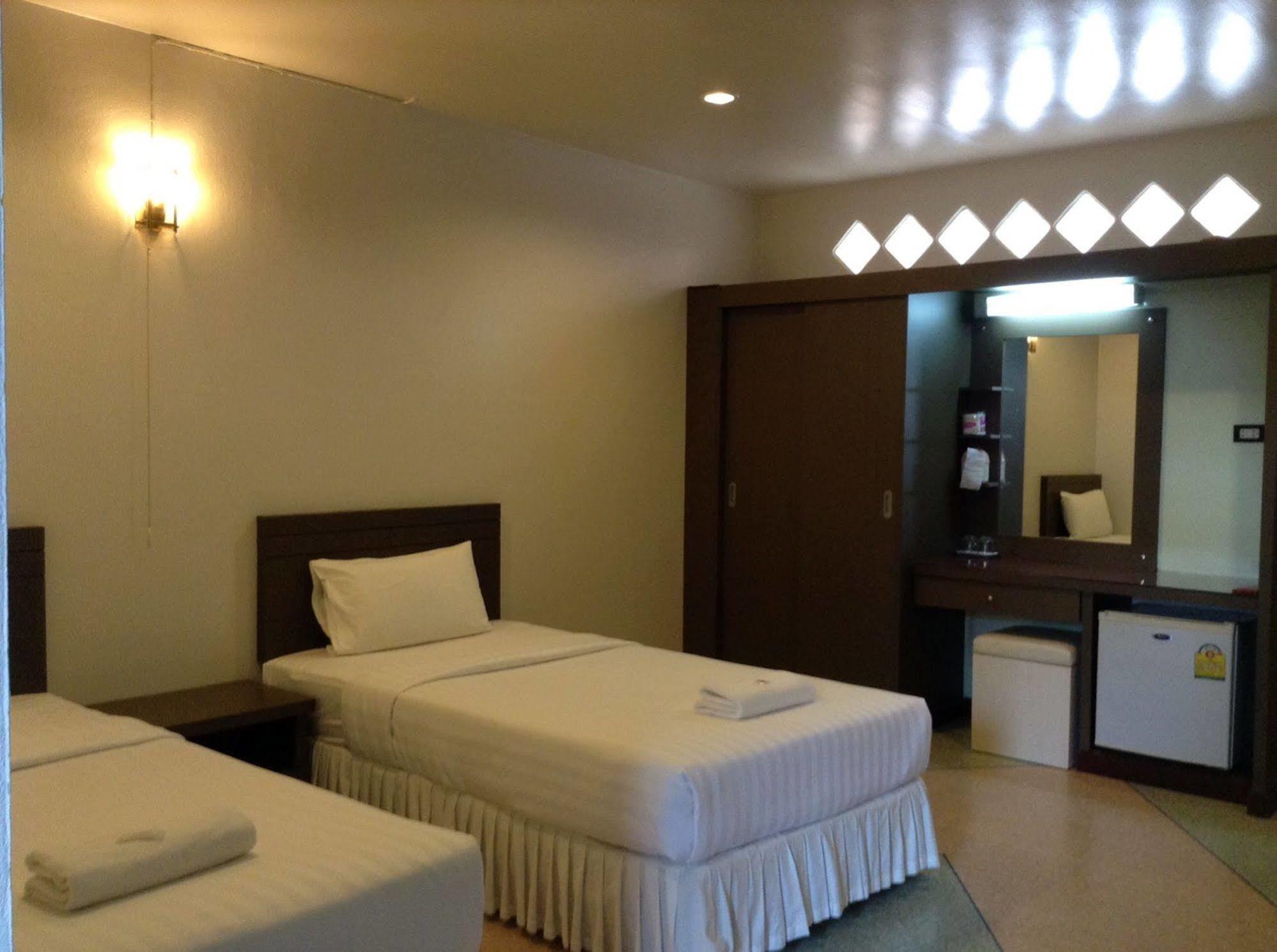 Srisomthai Hotel Ubon Ratchathani Exterior photo