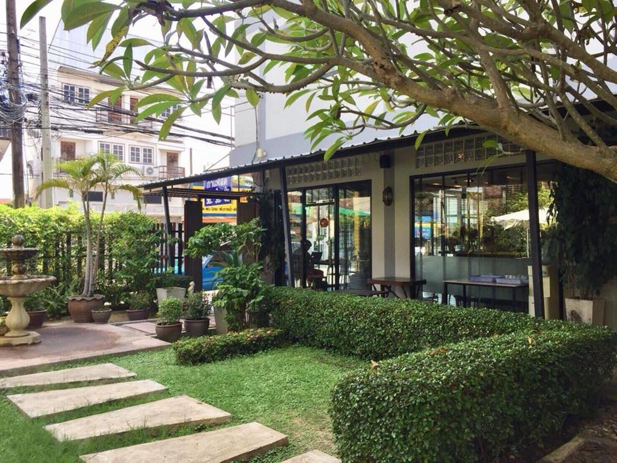 Srisomthai Hotel Ubon Ratchathani Exterior photo